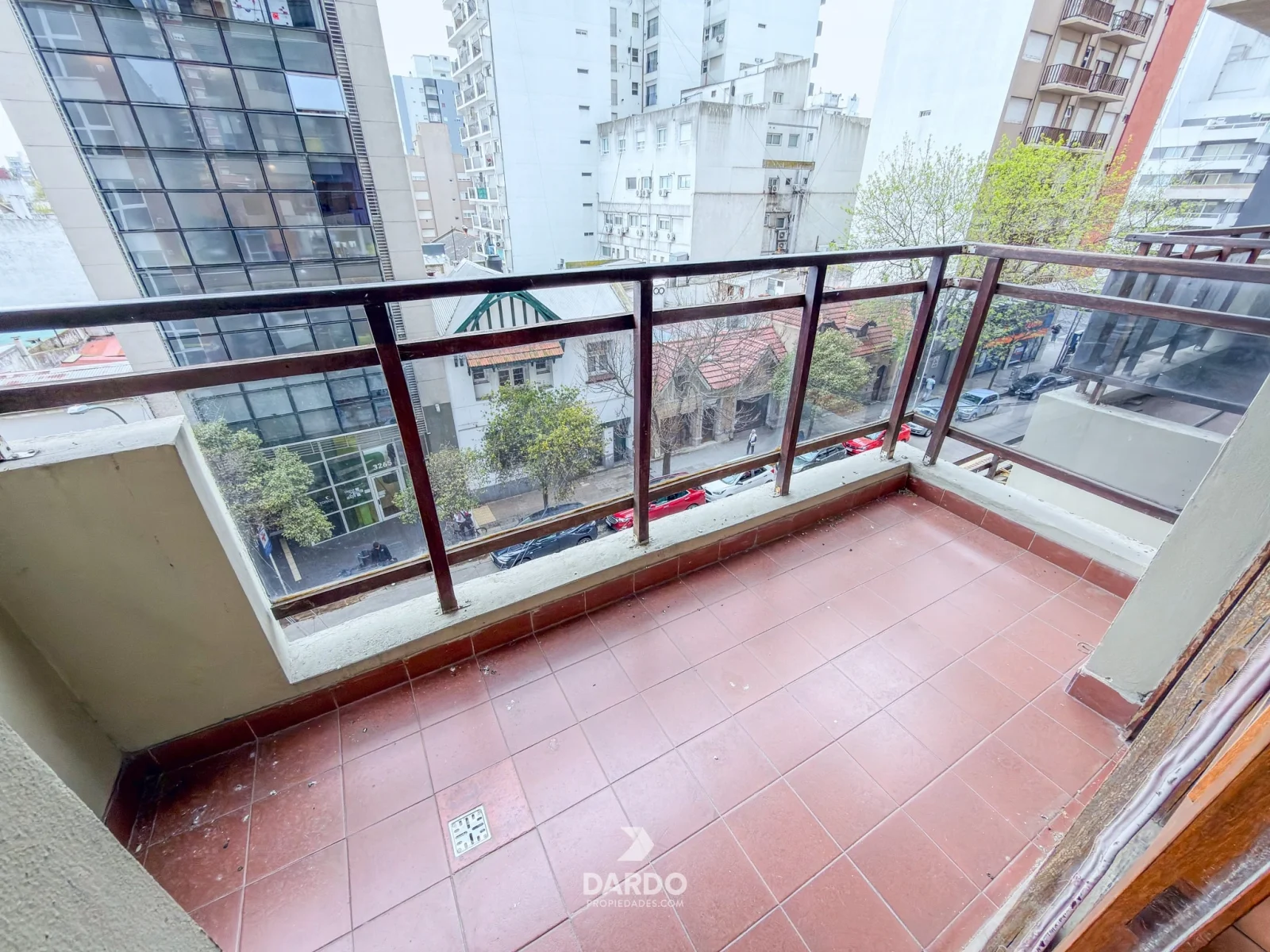 Departamento 2 ambientes con doble balcón en venta en La Perla / Centro - Imagen 3