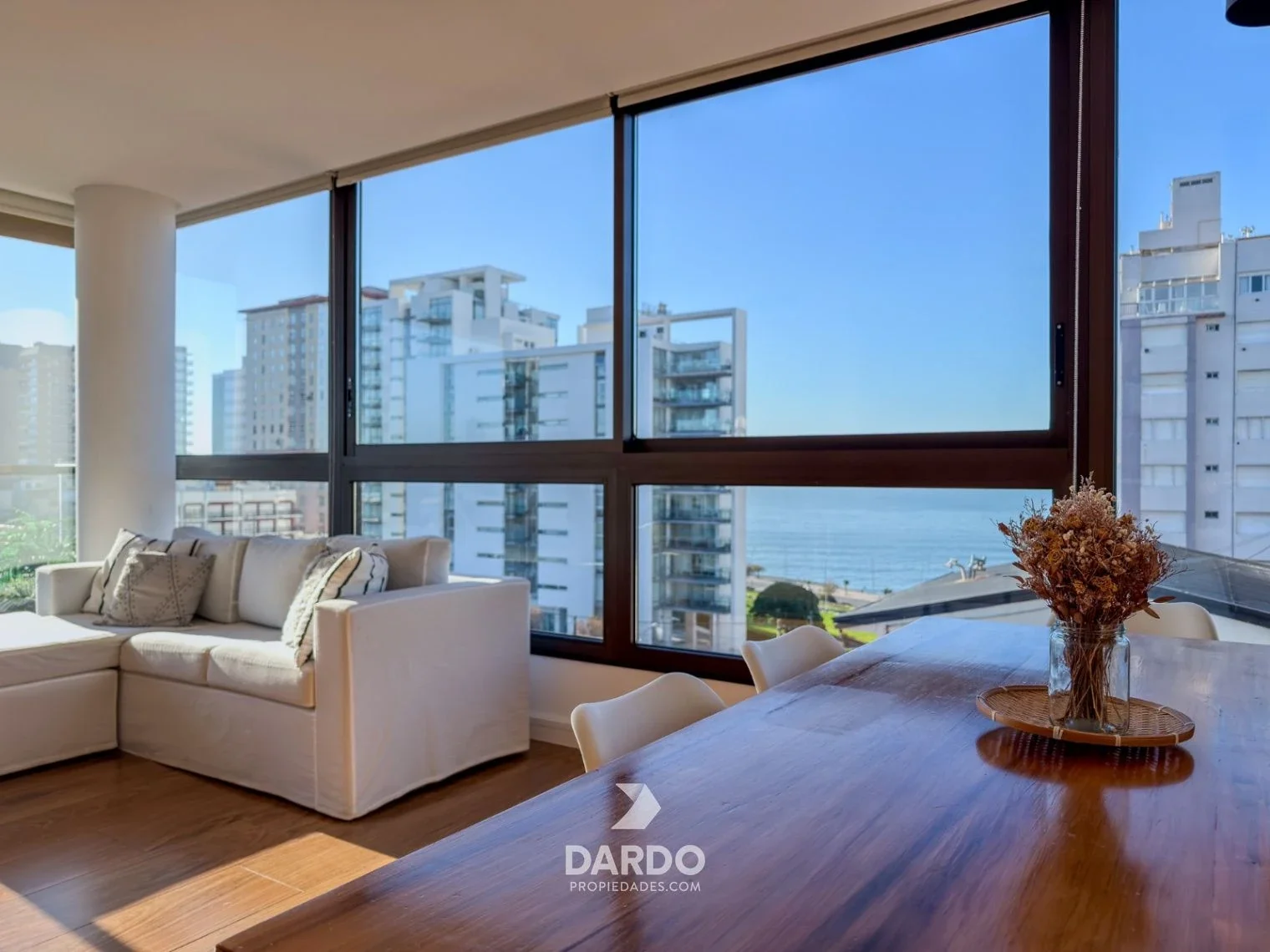Departamento 3 ambientes con cochera y vista al mar en venta en Playa Grande - Imagen 3