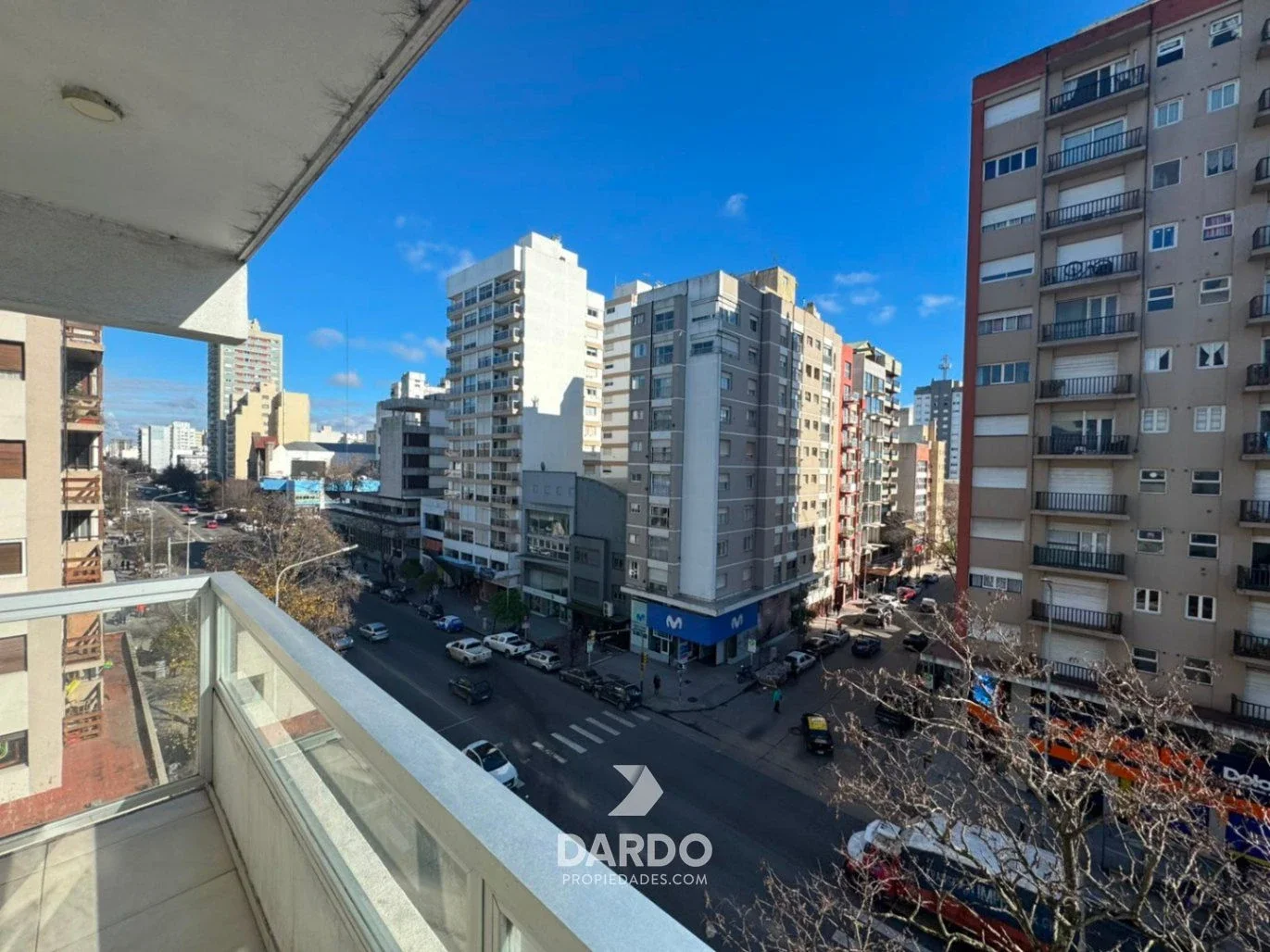 Departamento 3 ambientes externo con balcón en alquiler en La Perla - Imagen 4