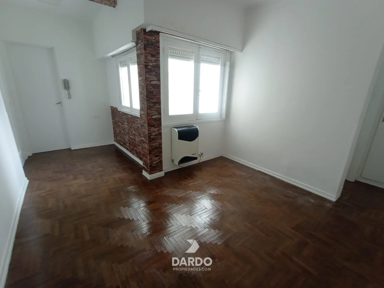 Departamento 2 ambientes en alquiler en zona Centro - Imagen 1