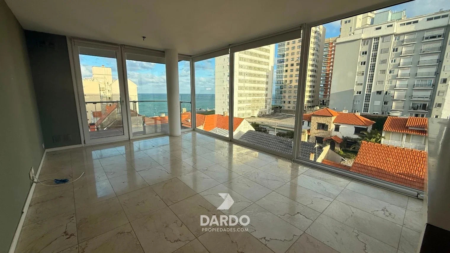 Departamento 2 ambientes con cochera en venta en Malecon Playa Chica - Imagen 1