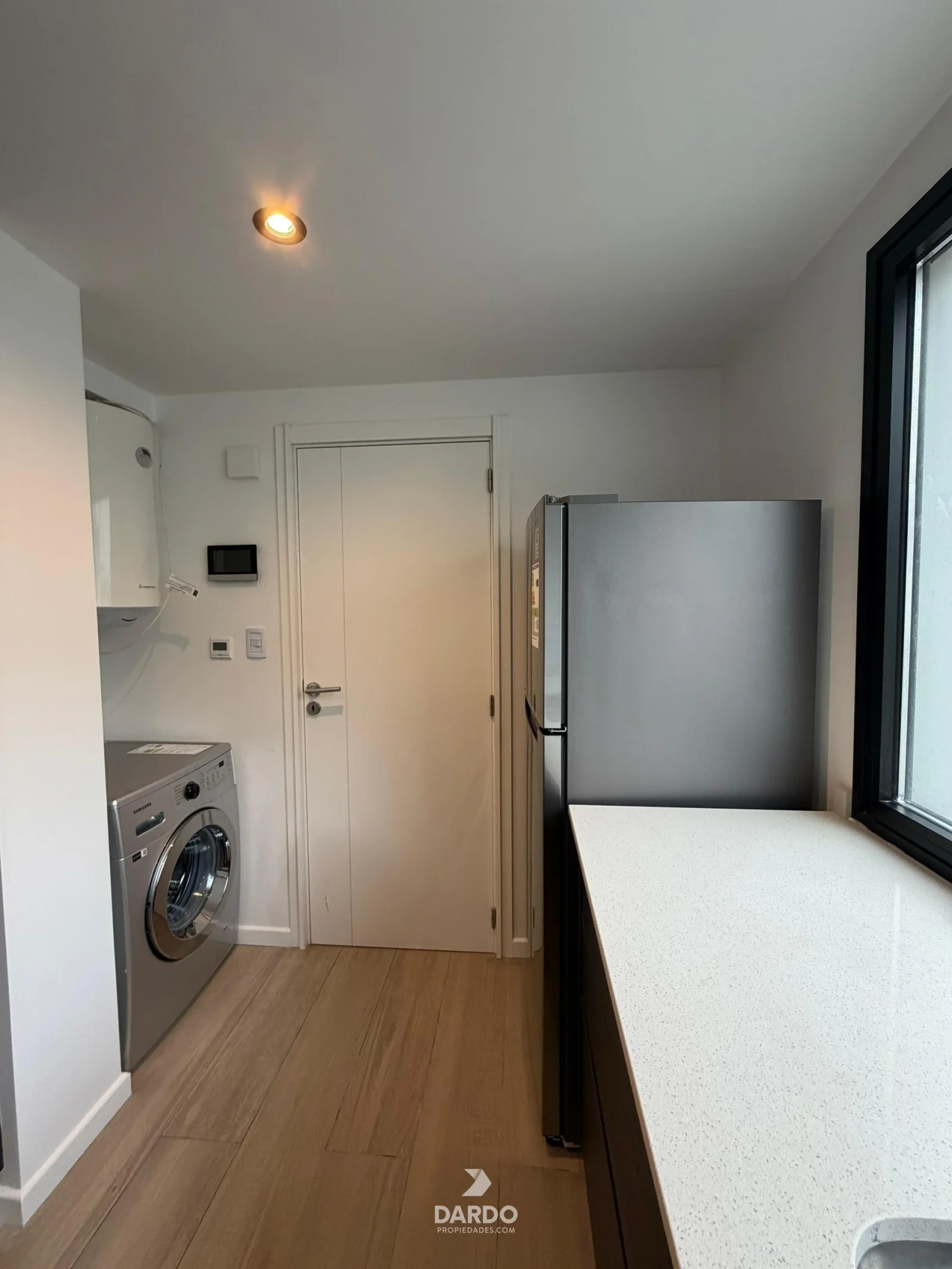 Departamento 2 ambientes externo a estrenar en venta en zona Centro - Imagen 4
