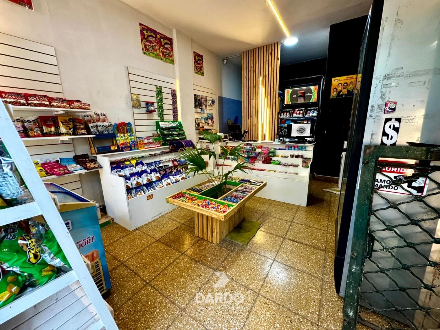 Local comercial en alquiler ubicado en zona Macrocentro - Imagen 4