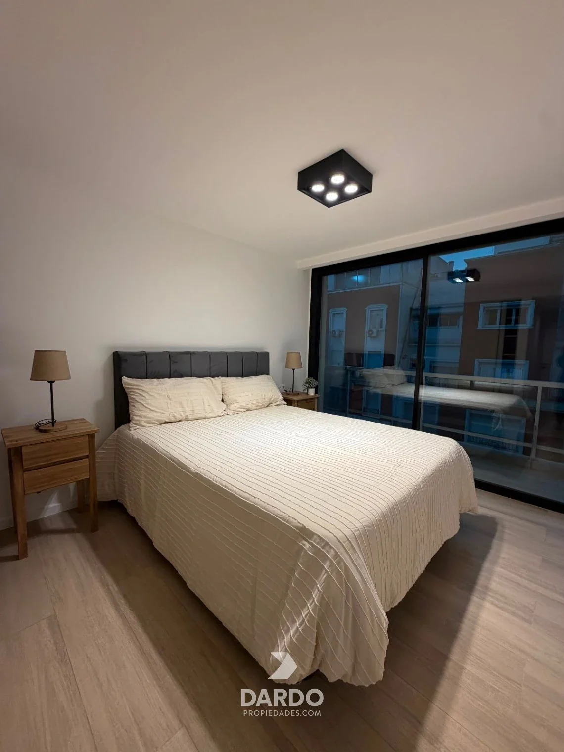 Departamento dos ambientes externo en venta zona Centro - Imagen 4