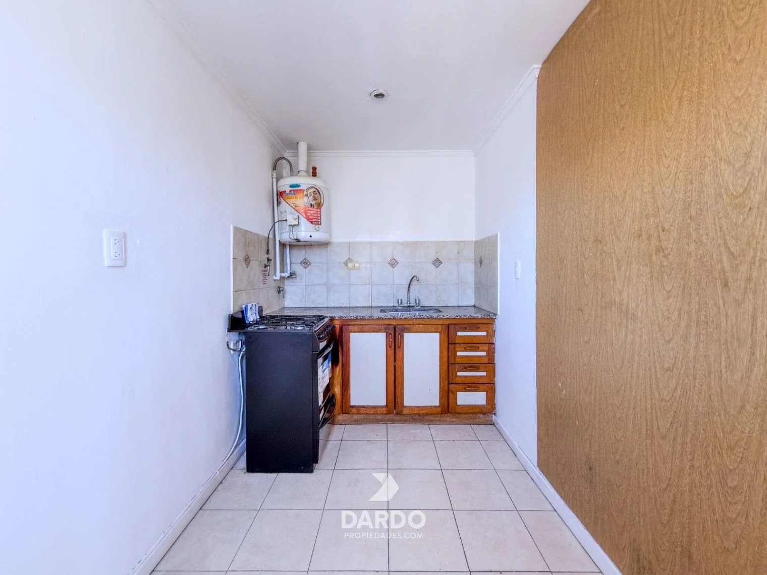 Departamento 1 ambiente a la calle con patio en venta en La Perla - Imagen 4