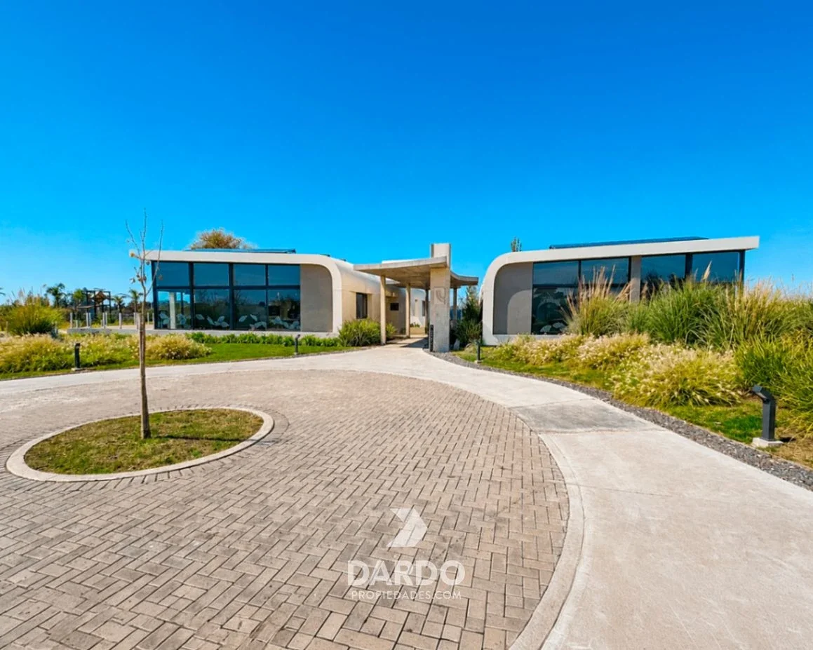 Lote de 1358 m2 en venta en Developer Park - Imagen 2