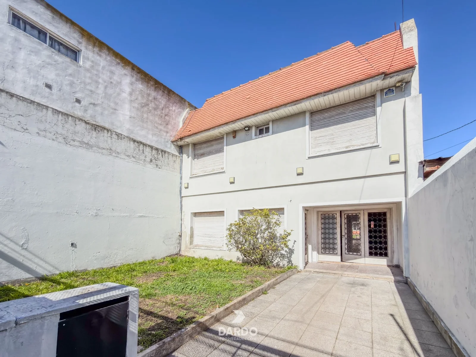 Casa 4 ambientes con cochera y departamento en San José - Imagen 2