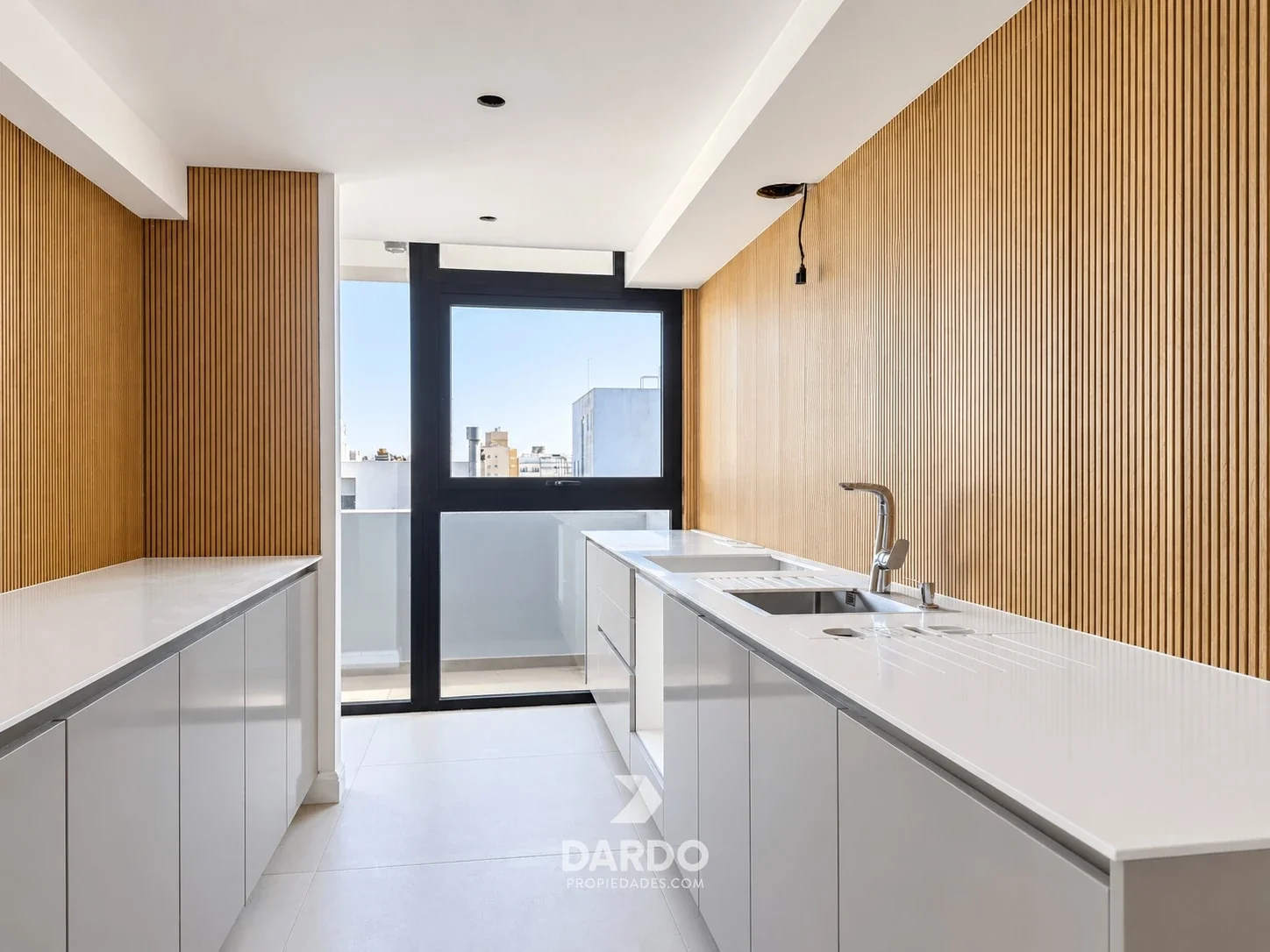 Semipiso 3 ambientes con terraza y cochera doble en Villa Grandas - La Perla - Imagen 5