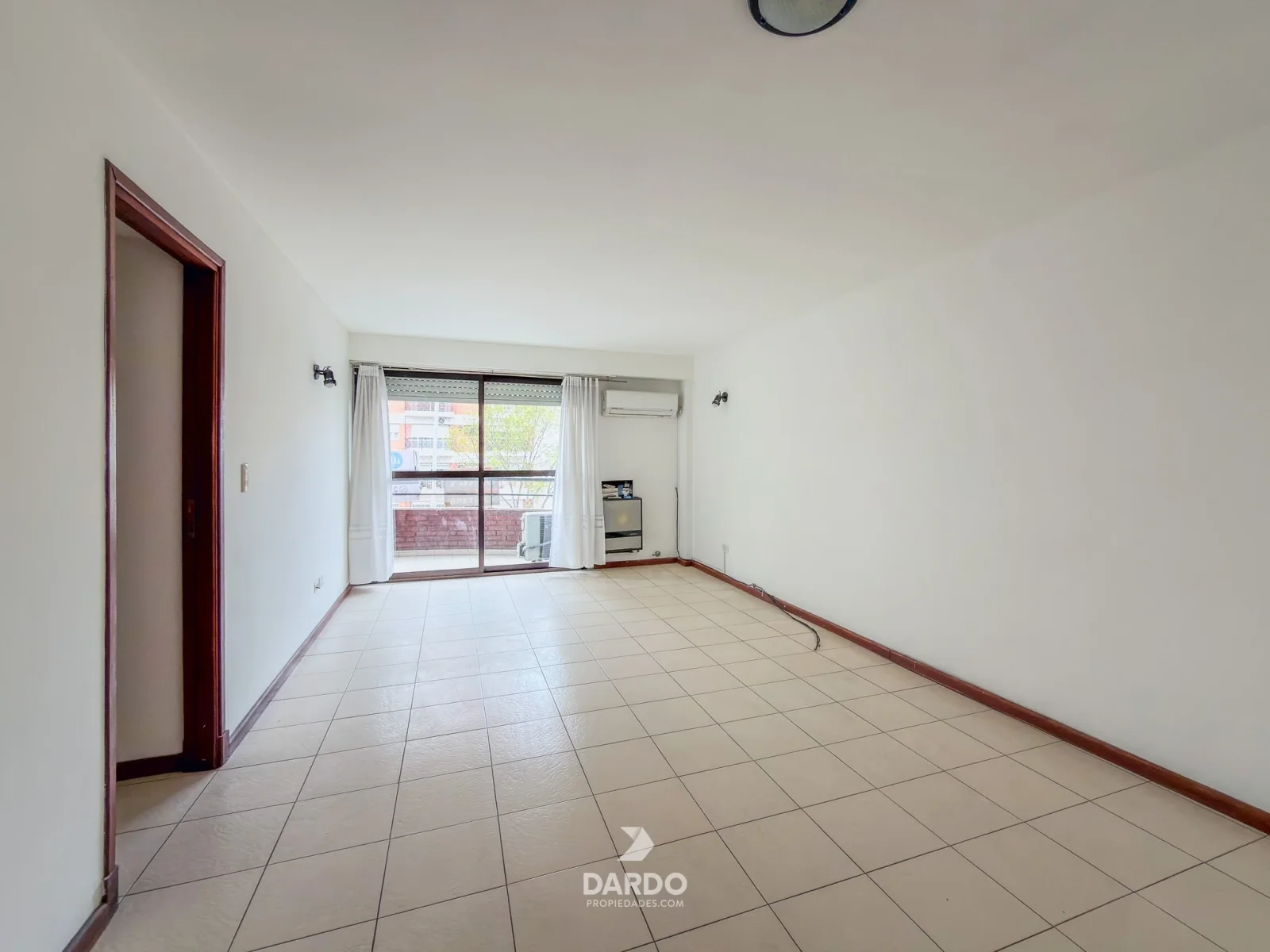 Departamento 2 ambientes externo en venta en La Perla - Imagen 2