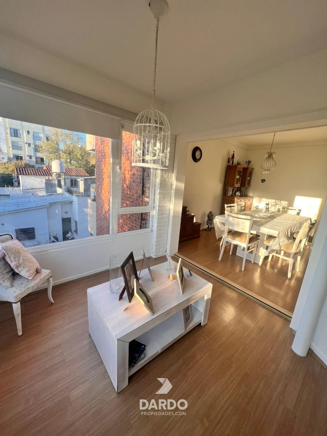 Semipiso 3 ambientes con dependencia y cochera en venta en La Perla - Imagen 1