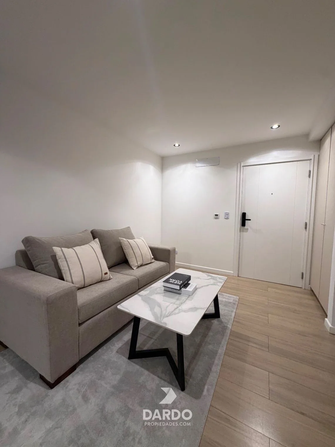 Departamento dos ambientes externo en venta zona Centro - Imagen 2