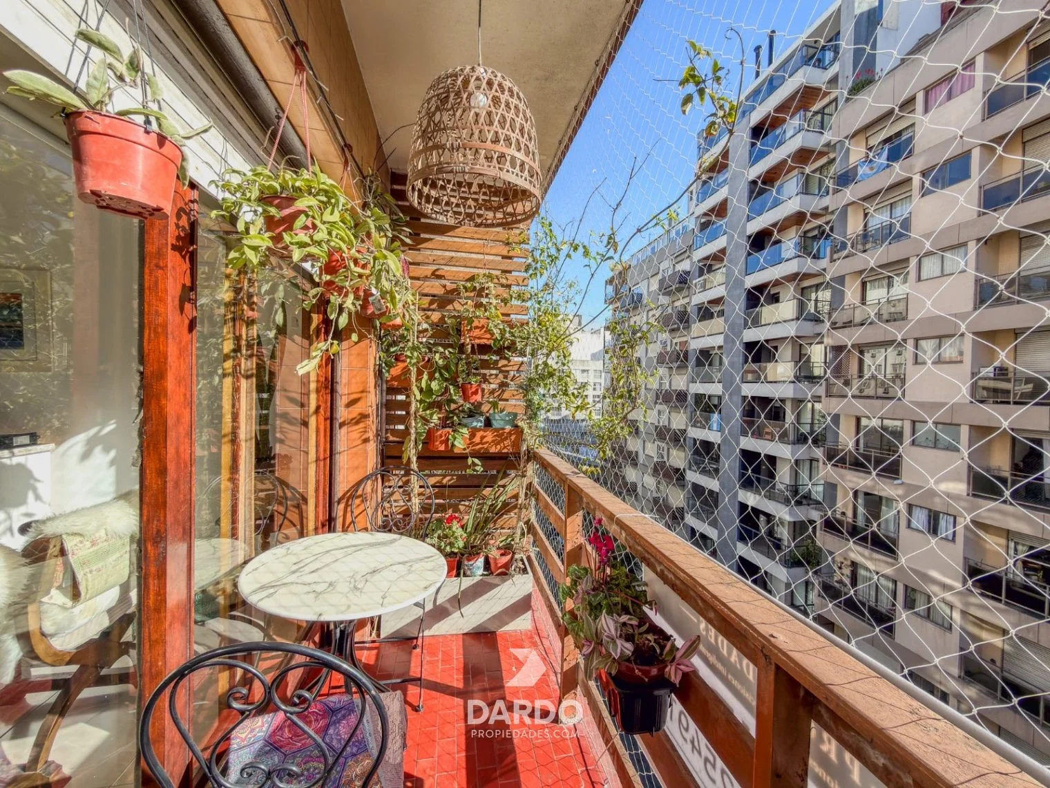 Semipiso 3 ambientes externo con doble balcón en venta en La Perla - Imagen 5