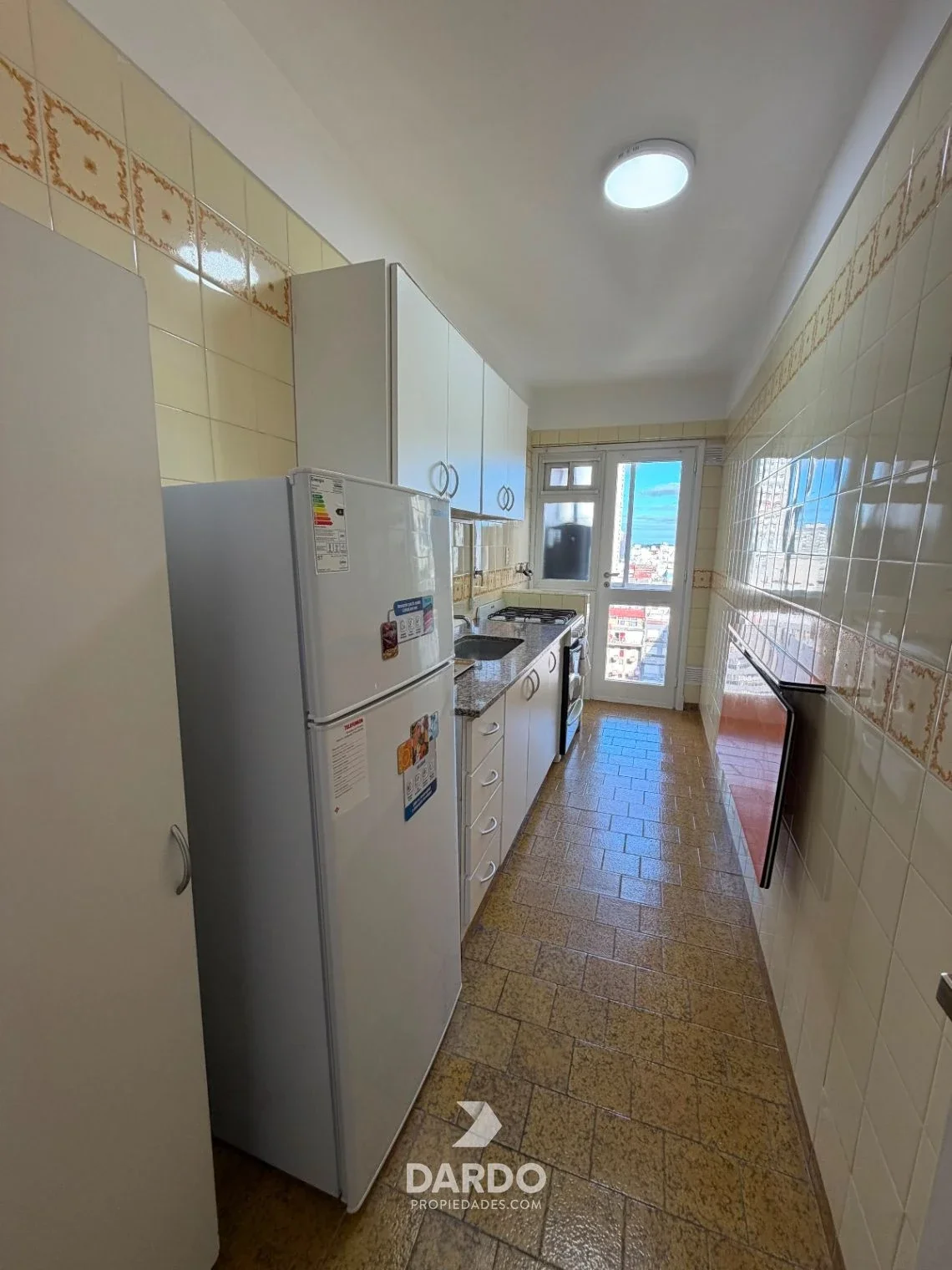 Departamento dos ambientes en venta c/ cochera en La Perla - Imagen 3