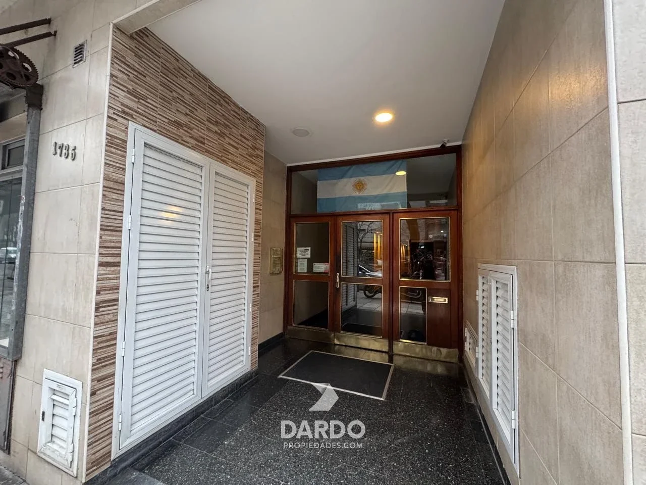 Departamento dos ambientes en alquiler en Plaza Colón - Imagen 1