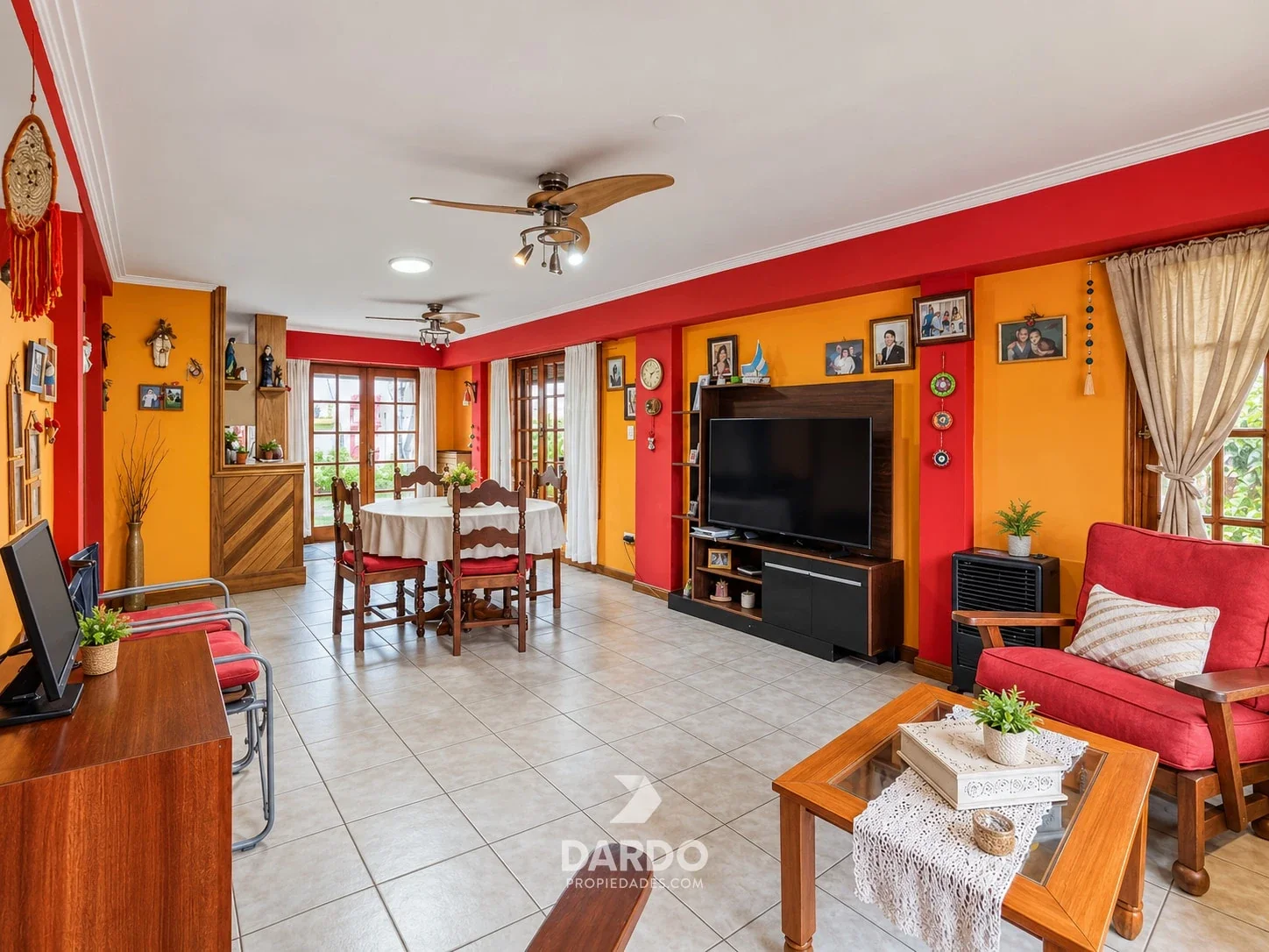 Chalet 4 ambientes en venta con patio y garage en zona Marconi y San Lorenzo - Imagen 3