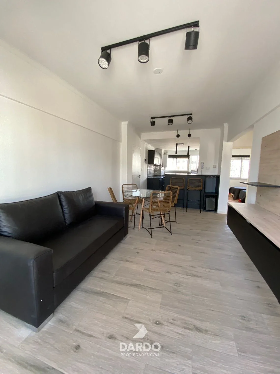 Departamento 3 ambientes amueblado, en alquiler 24 meses en Plaza Mitre - Imagen 4