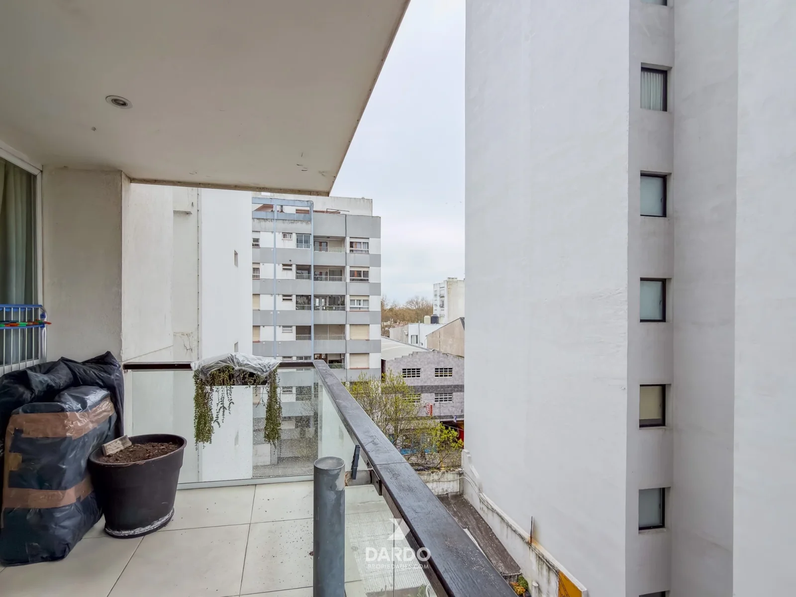 Departamento 2 ambientes con escritorio en venta en La Perla - Imagen 4