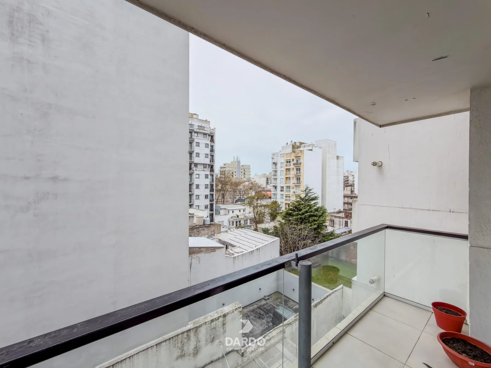 Departamento 2 ambientes con escritorio en venta en La Perla - Imagen 5