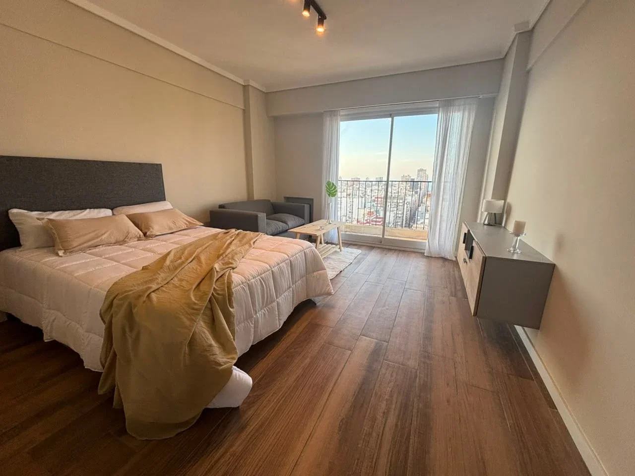 Venta Departamento 1 ambiente Desplazado. Balcón y vista Panoramica. Chauvin - Imagen 2