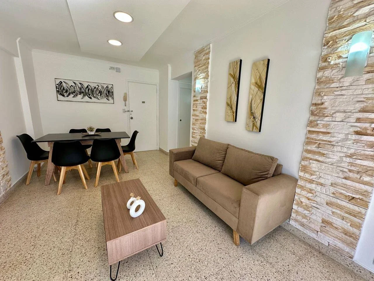 VENTA. DEPTO 2 AMB CON DEPENDENCIA. BOLIVAR 2100 MAR DEL PLATA - Imagen 3