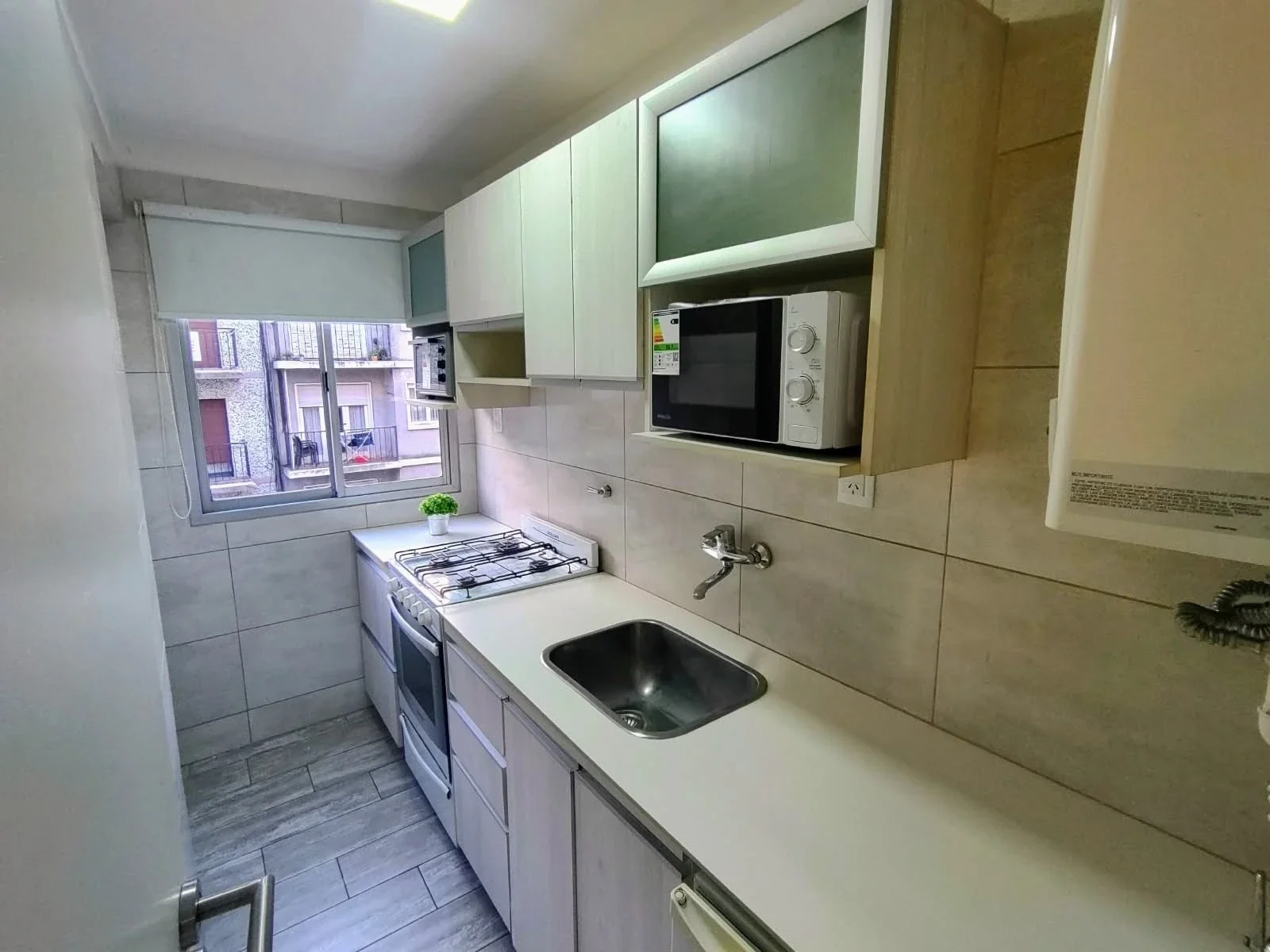VENTA. MONOAMBIENTE A LA CALLE CON BALCON. SARMIENTO 2400 MAR DEL PLATA - Imagen 5