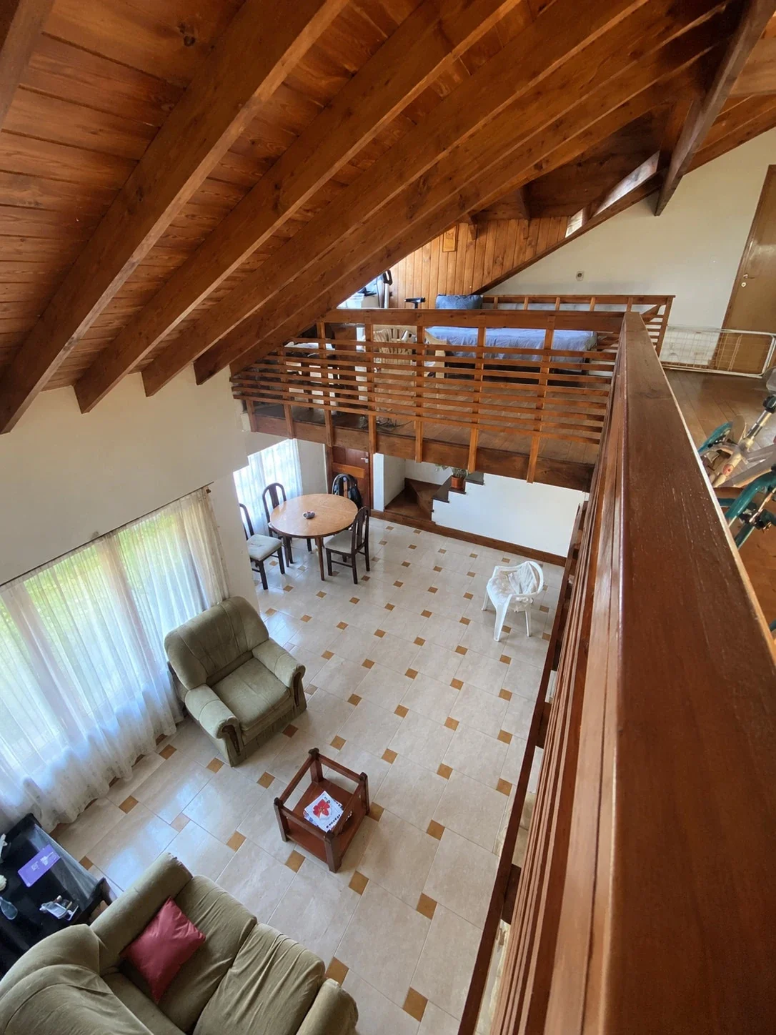 Chalet en venta con parque y cochera en Caisamar. - Imagen 3