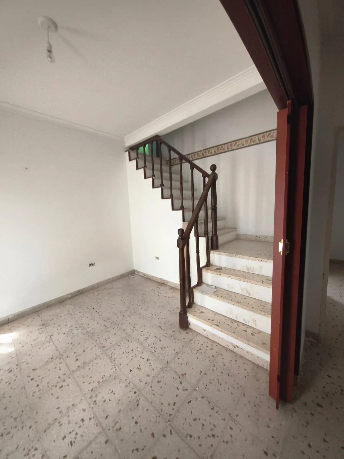 Casa en alquiler c/ cochera en Coronel Suárez - Imagen 3