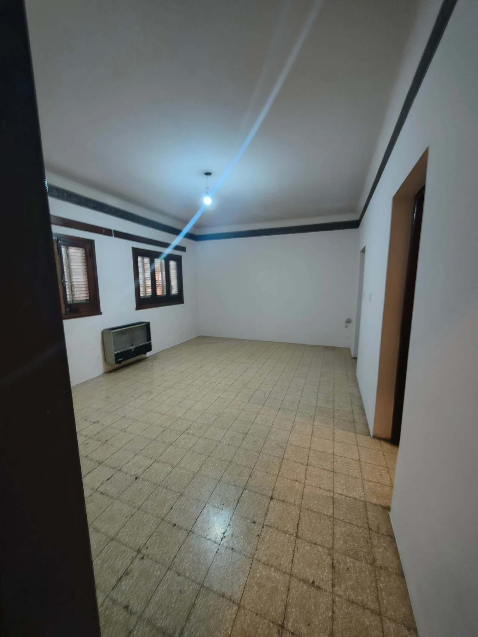 Casa en alquiler c/ cochera en Coronel Suárez - Imagen 3