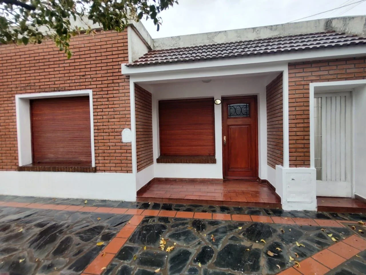 Casa en alquiler en Coronel Suárez - Imagen 1