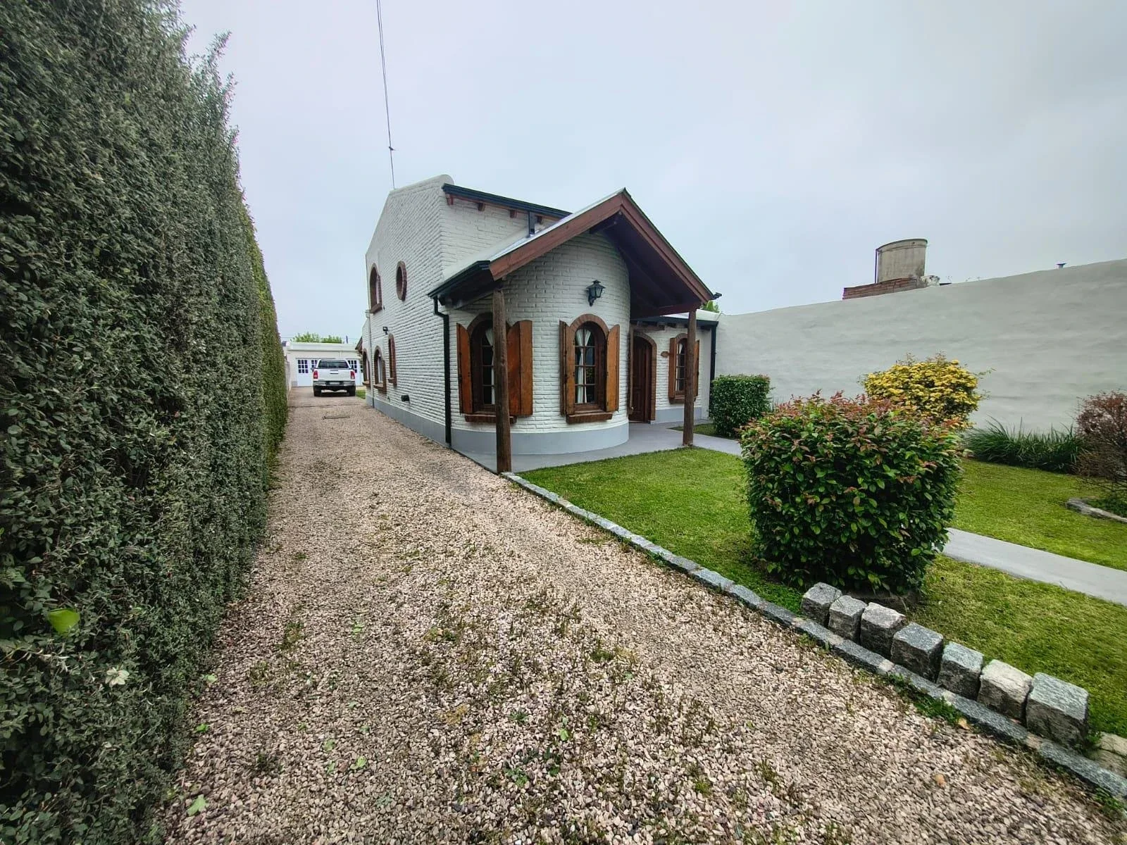Casa en venta de 3 dormitorios c/ cochera en Coronel Suárez - Imagen 3