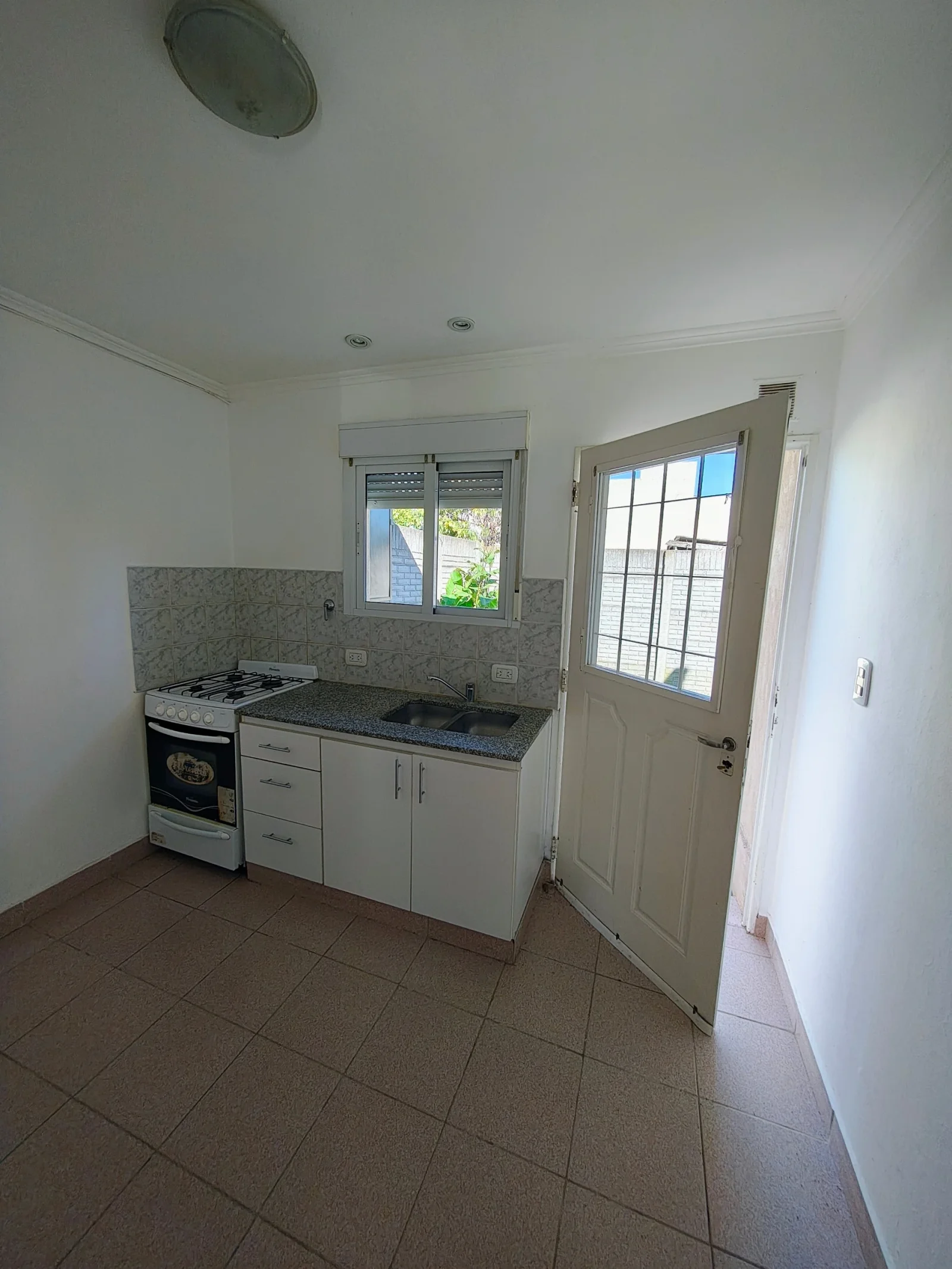 Departamento en alquiler en Coronel Suárez - Imagen 3