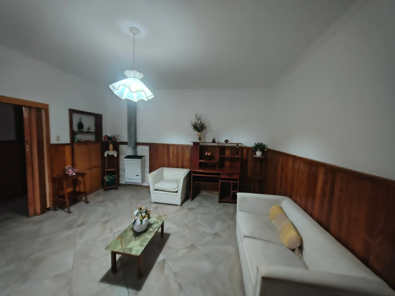 Casa en venta c/ cochera en Coronel Suárez - Imagen 2