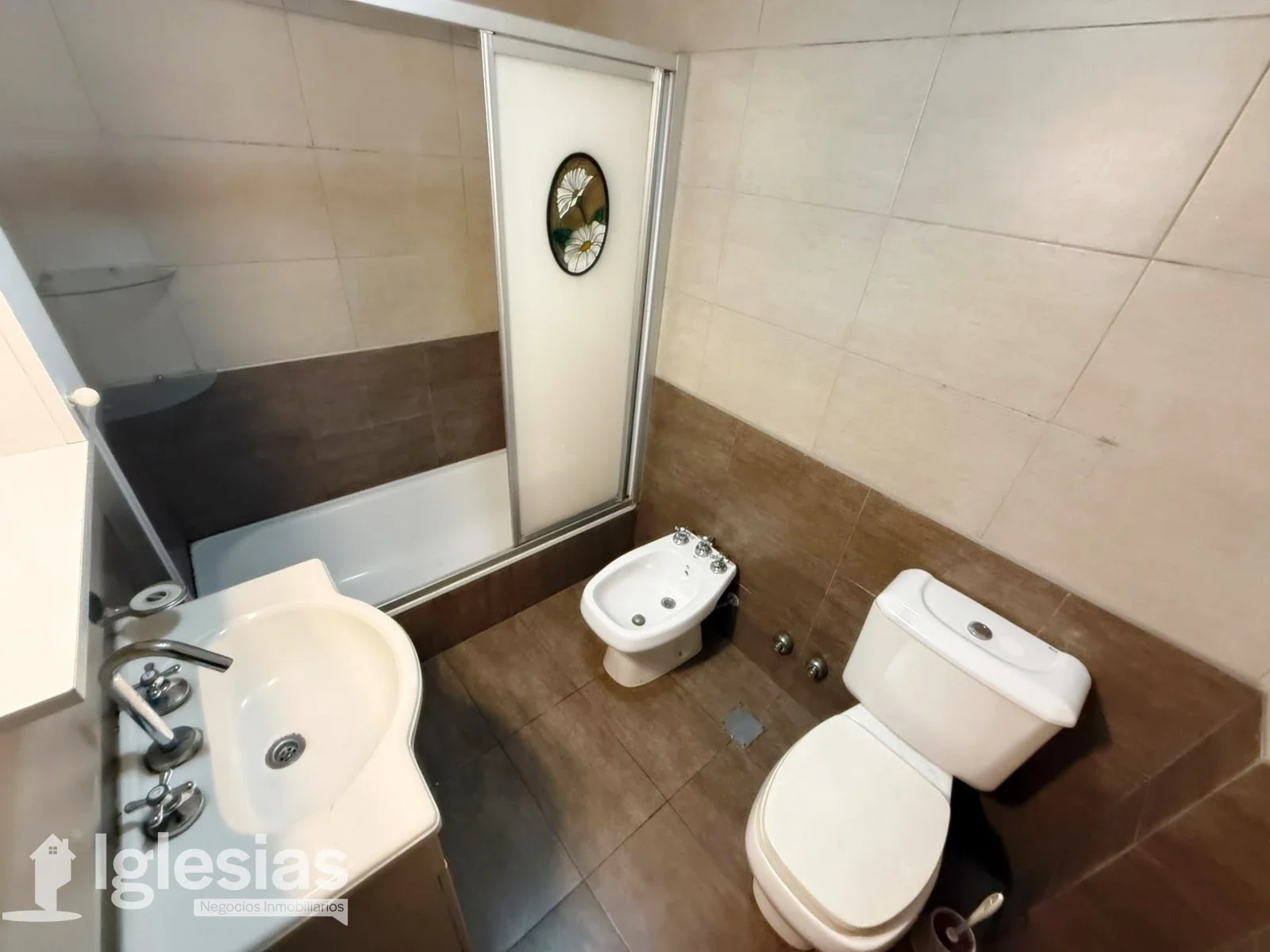 Departamento de 2 ambientes con patio en alquiler en Tapiales - Imagen 4