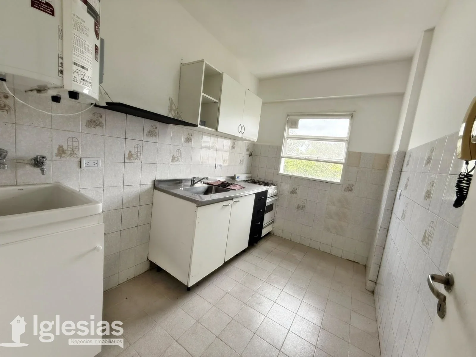 Departamento d 2 ambientes en alquiler en Ciudad Madero - Imagen 4