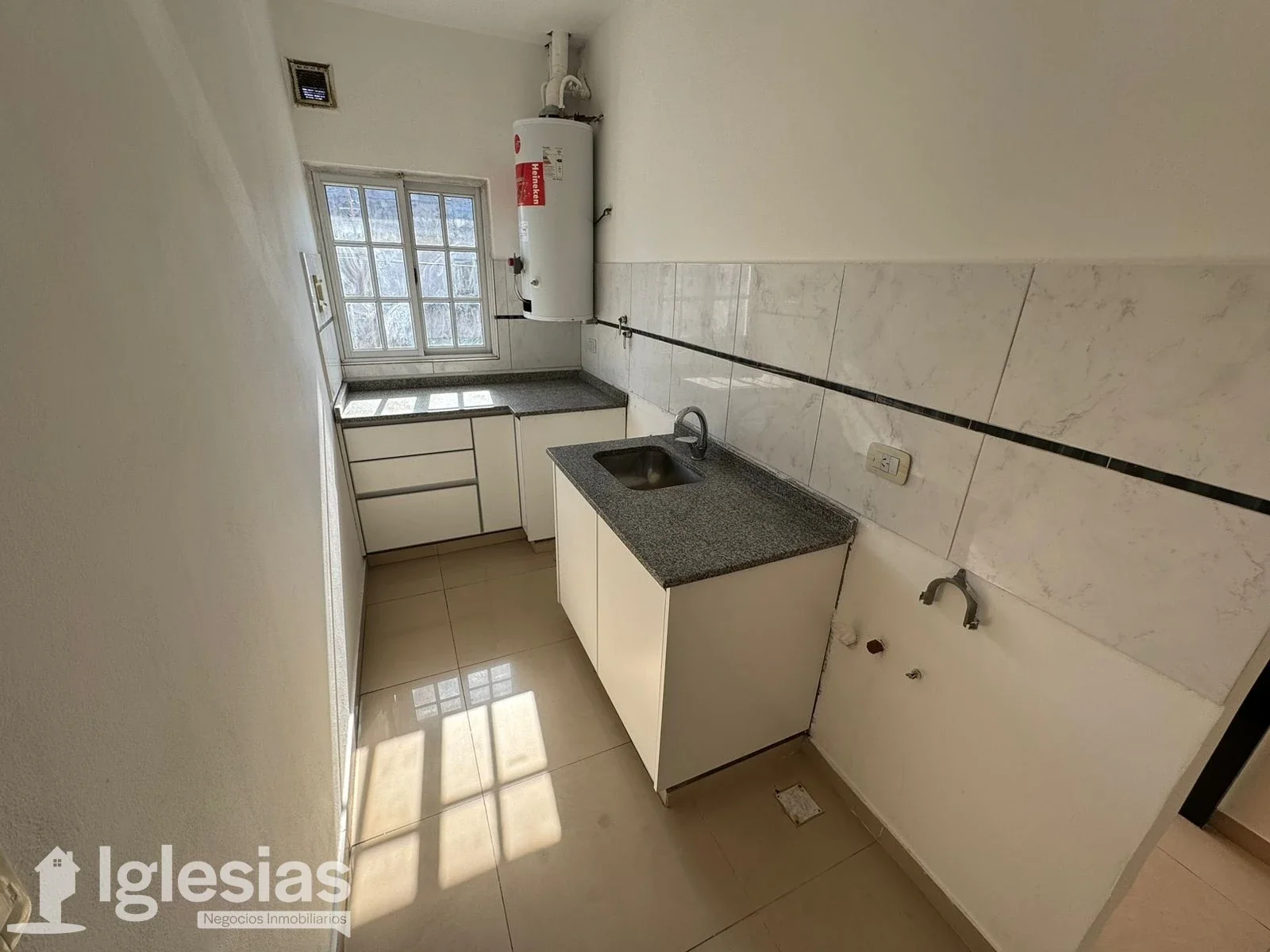 Departamento de dos ambientes en alquiler en La Tablada - Imagen 3