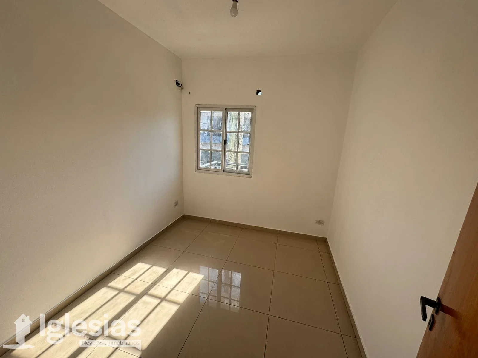 Departamento de dos ambientes en alquiler en La Tablada - Imagen 4