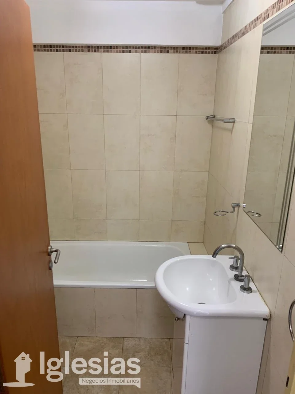 Departamento de 2 ambientes en alquiler c/ cochera en Ciudad Madero - Imagen 3