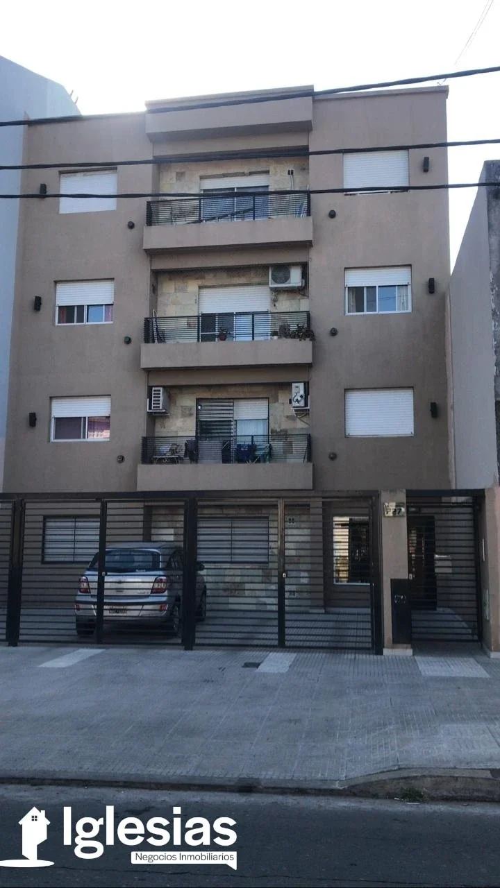 Departamento de 2 ambientes en venta en Tapiales con renta - Imagen 1