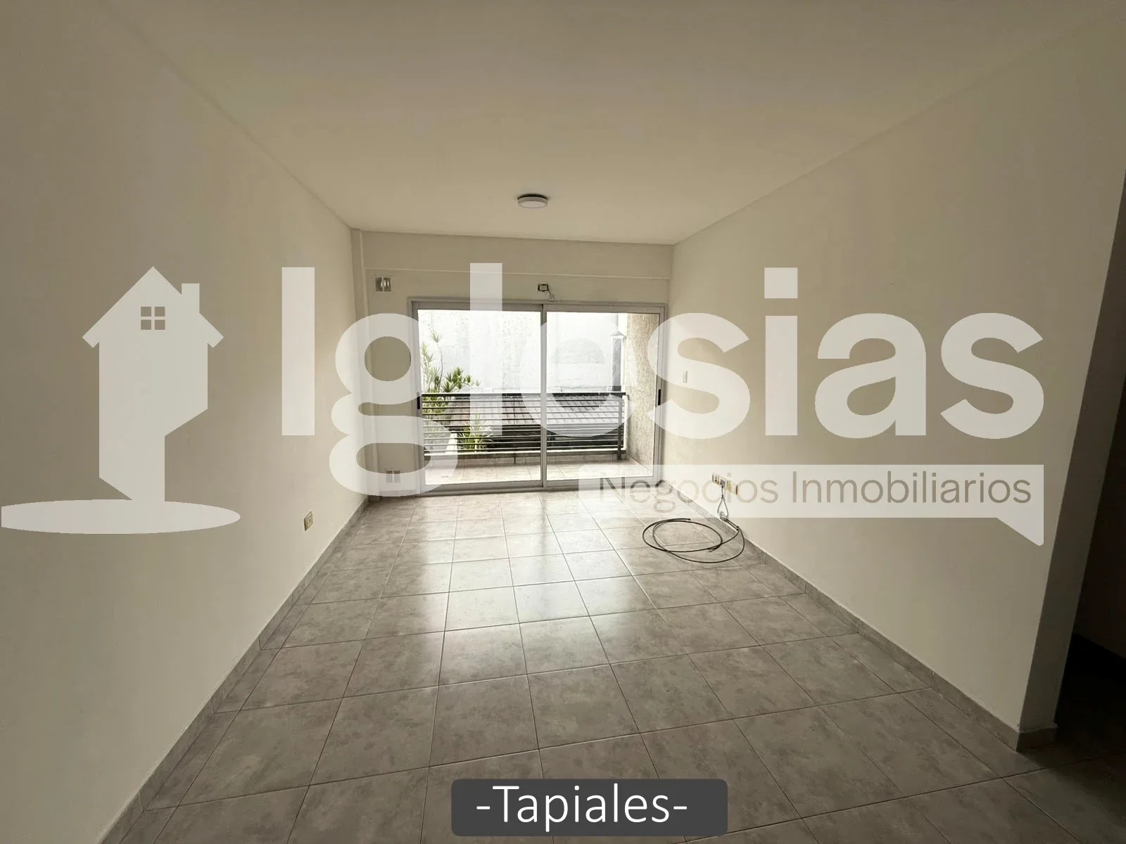 Departamento de 2 ambientes en alquiler en Tapiales - Imagen 1