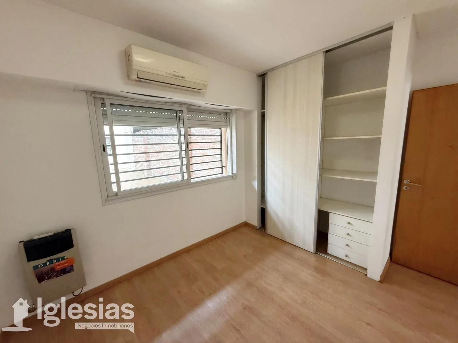 Departamento de 2 ambientes con patio en alquiler en Tapiales - Imagen 5