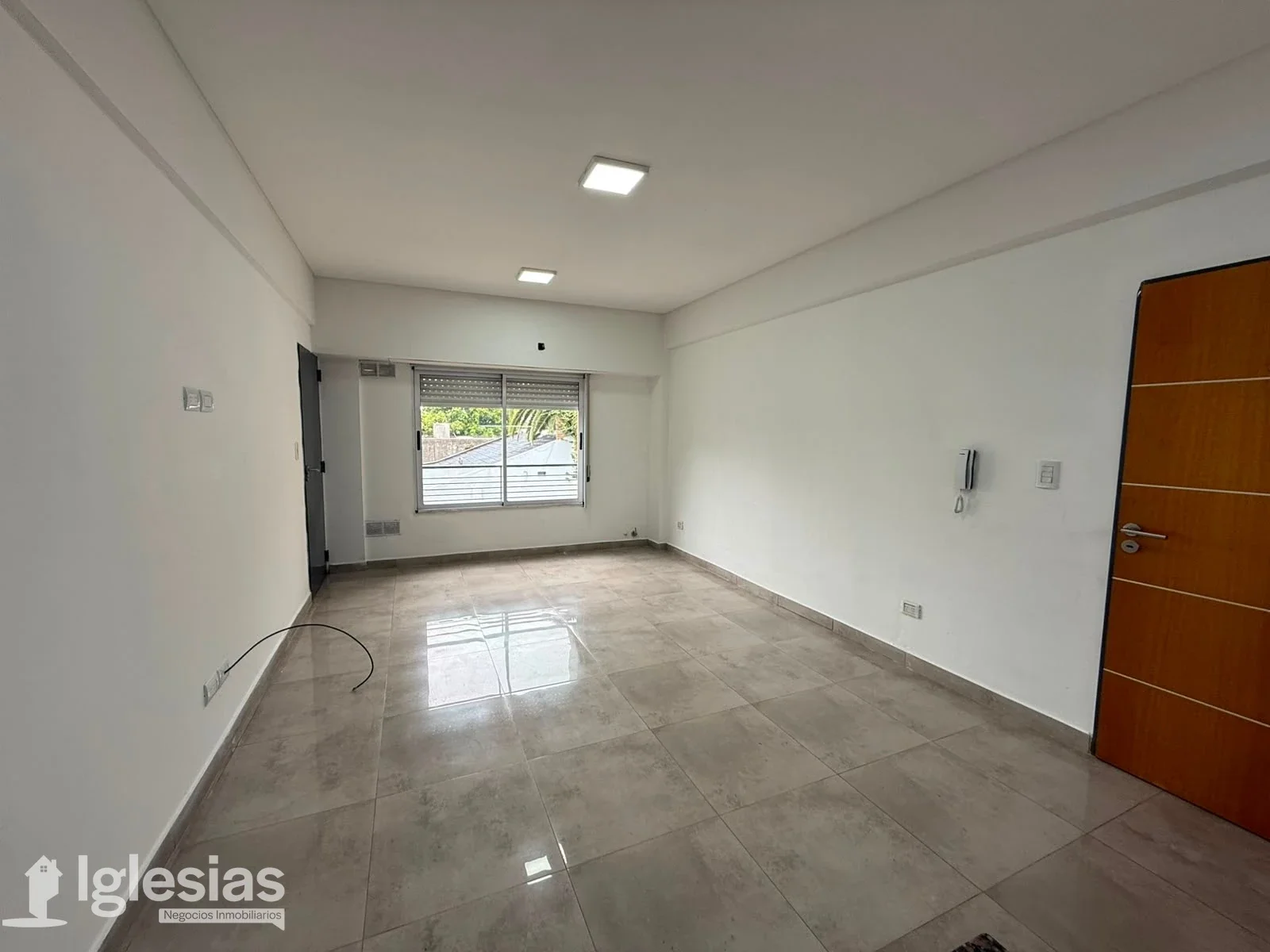 Departamento de dos ambientes en alquiler en Tapiales - Imagen 2