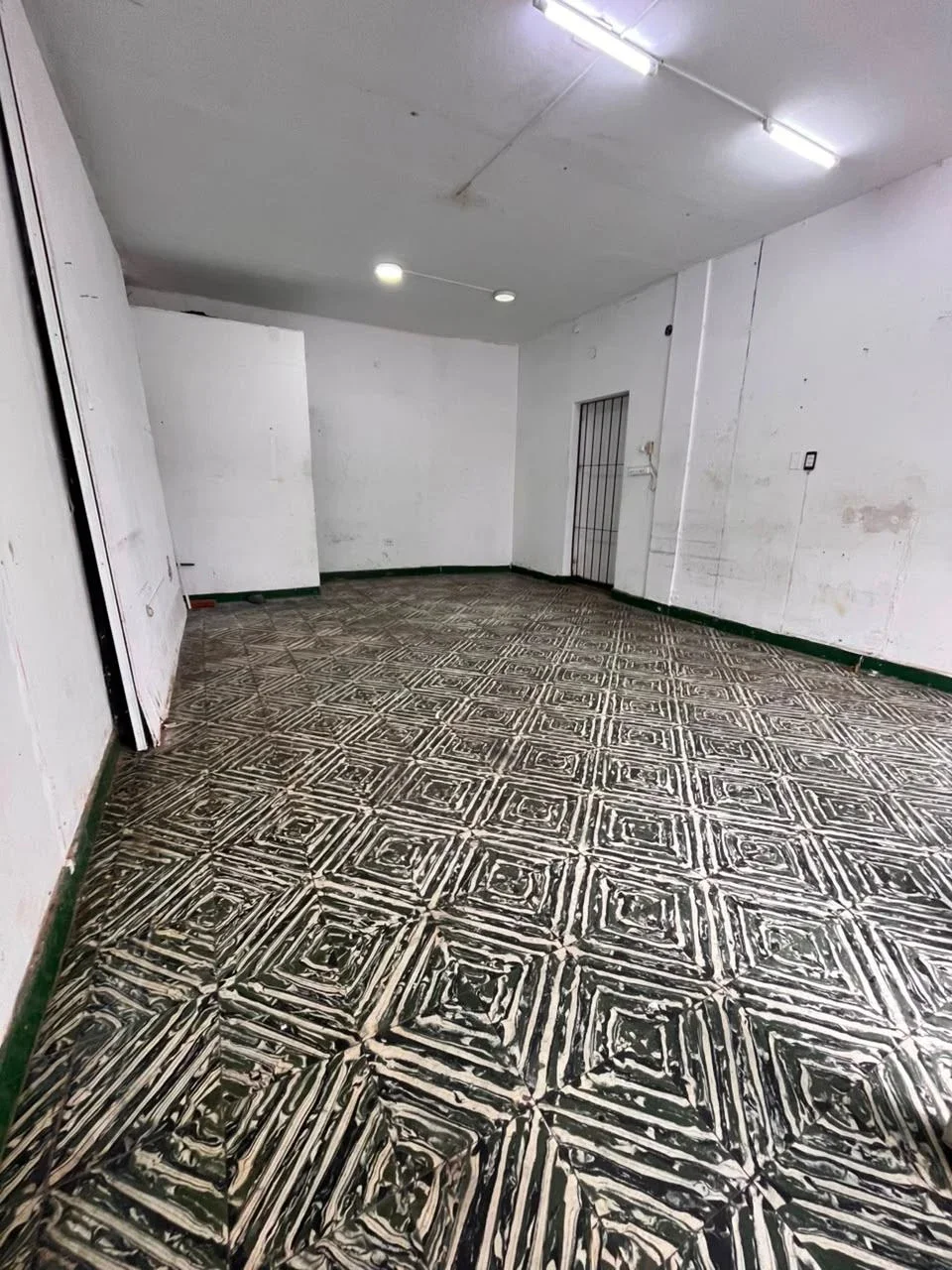 Local comercial en alquiler ubicado en Otros Barrios - Imagen 4