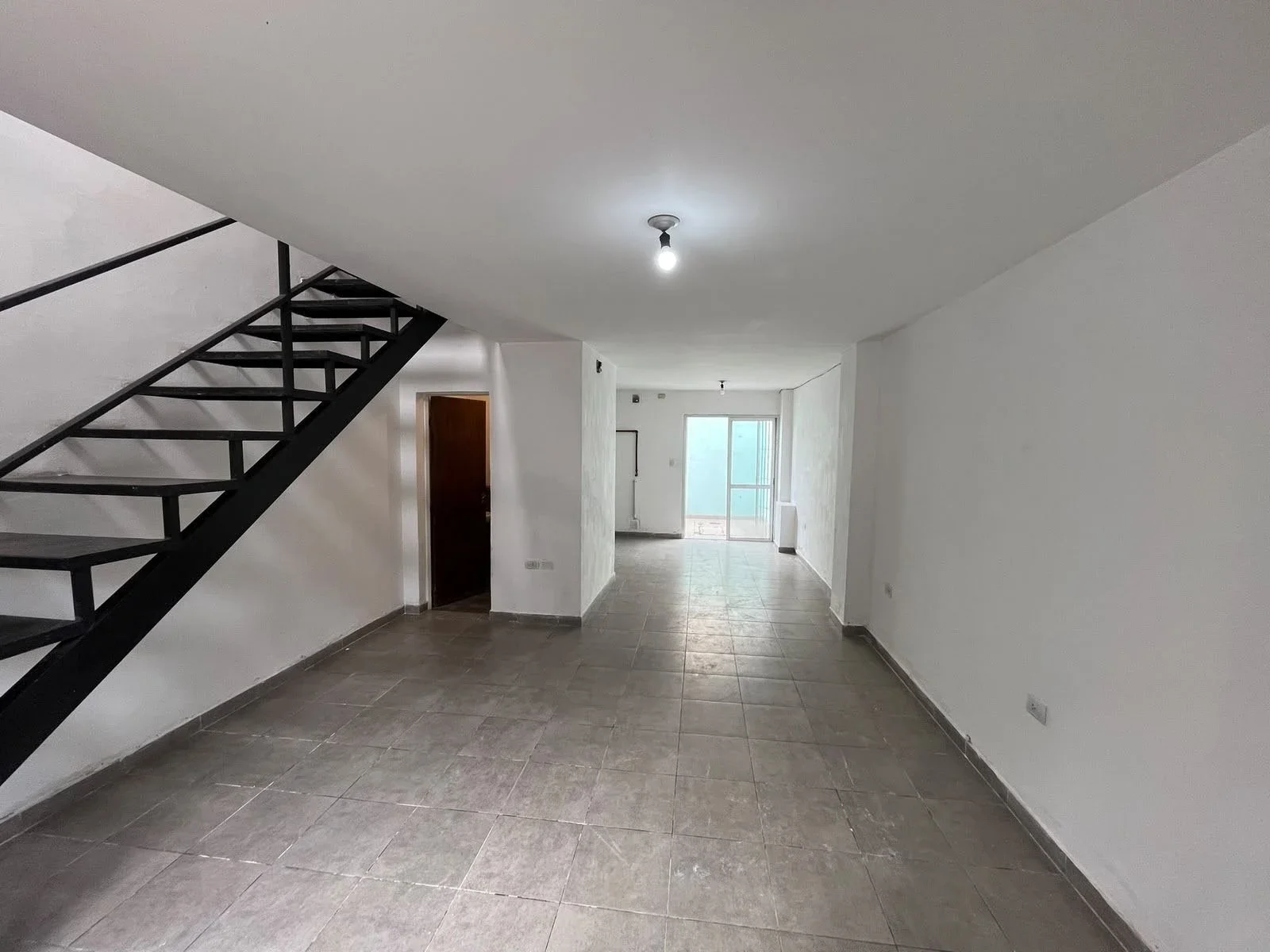 Dúplex en alquiler en Ayacucho 1000 - Imagen 1