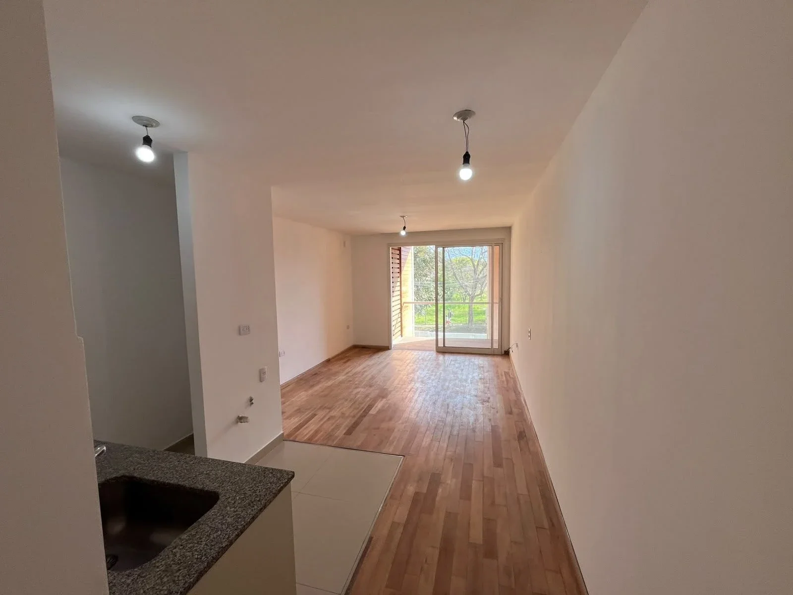 Departamento en alquiler c/ cochera en Yerba Buena - Imagen 1