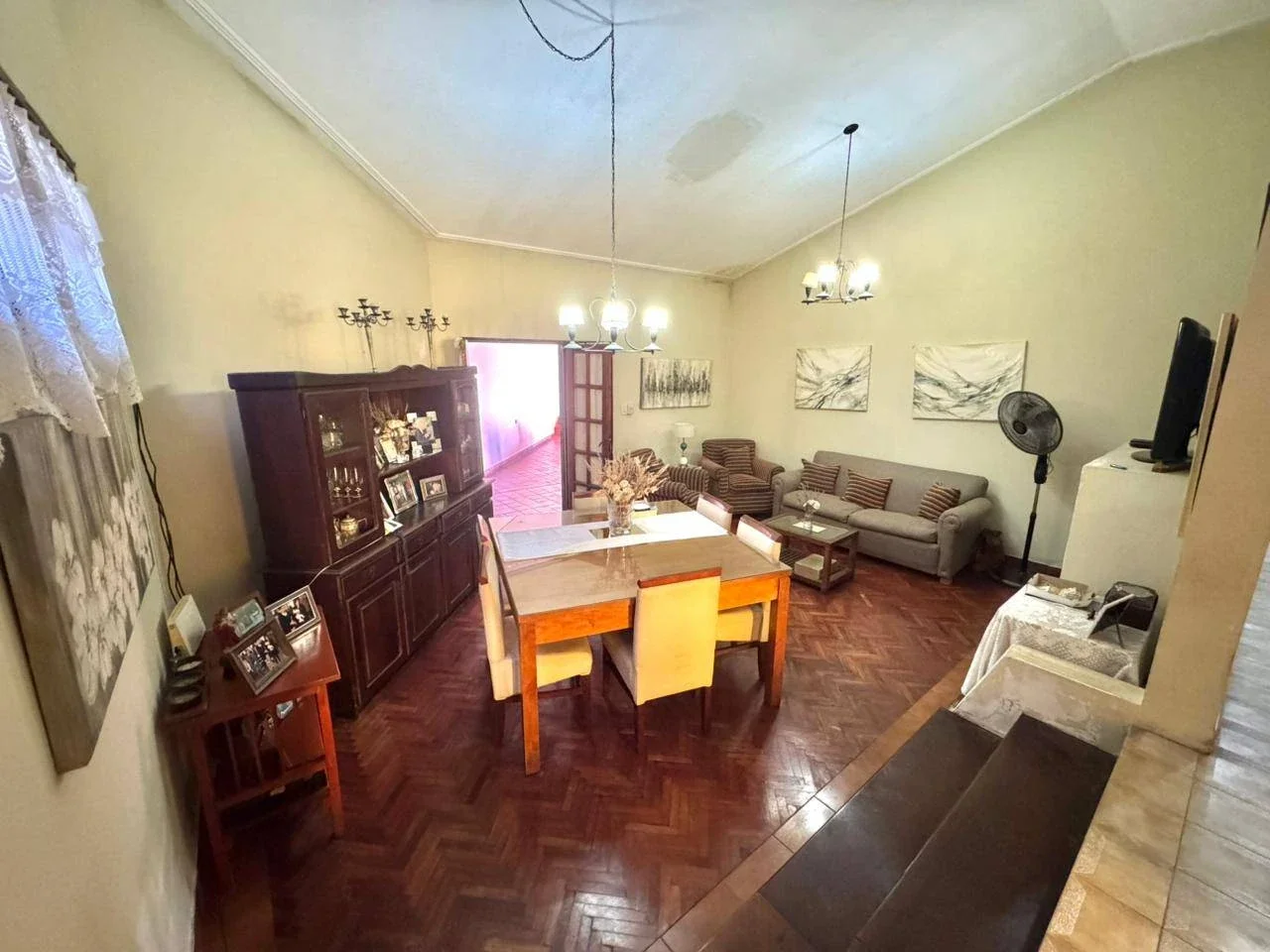 Casa en venta c/ cochera en Otros Barrios - Imagen 2