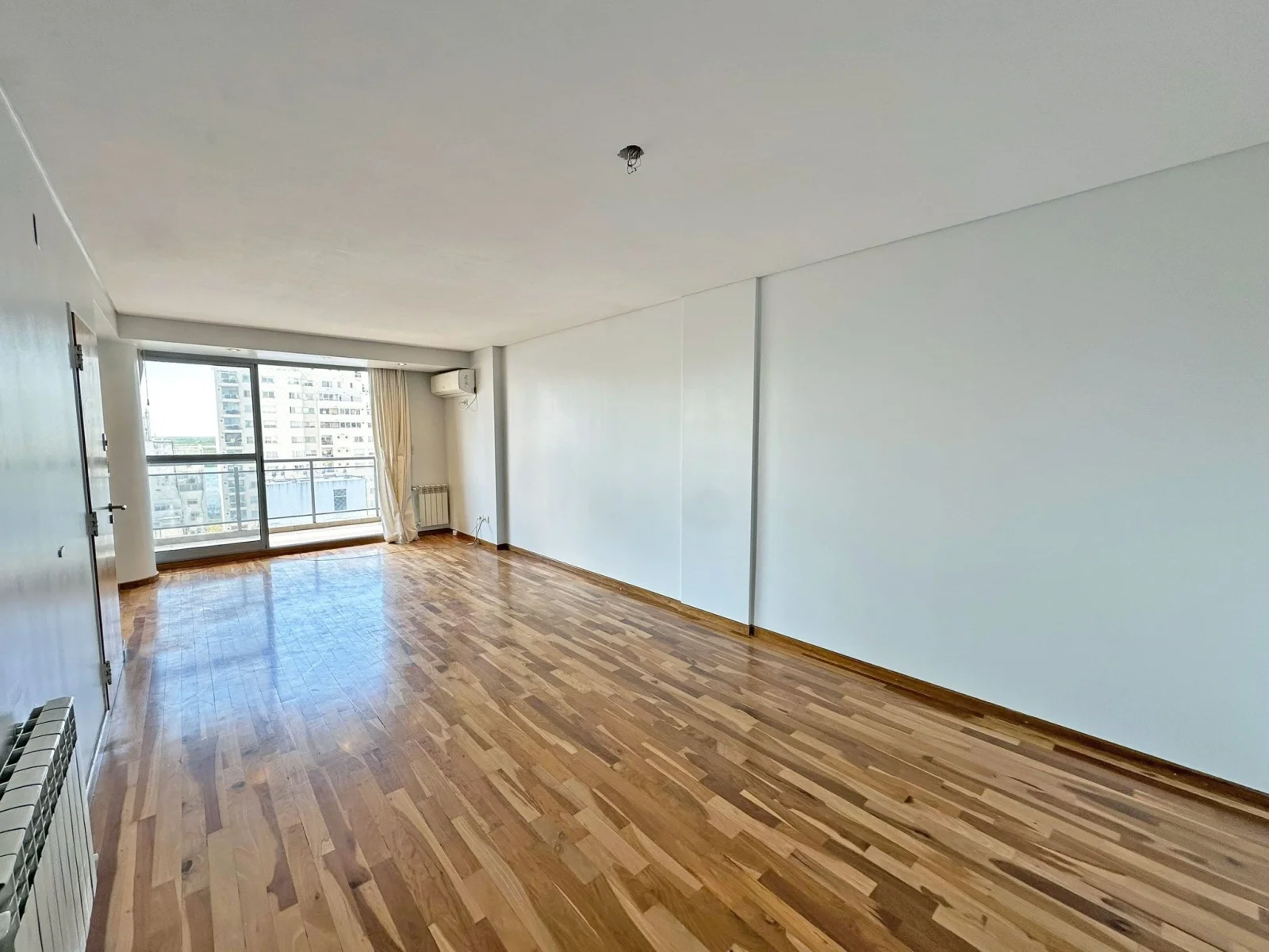 Piso exclusivo de 3 dormitorios c/ cochera en venta en Rosario - Imagen 5