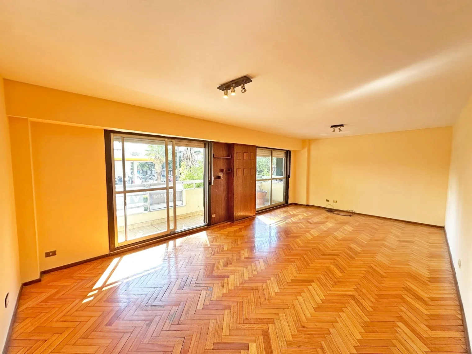 Departamento de 3 dormitorios en venta c/ cochera en Rosario - Imagen 1