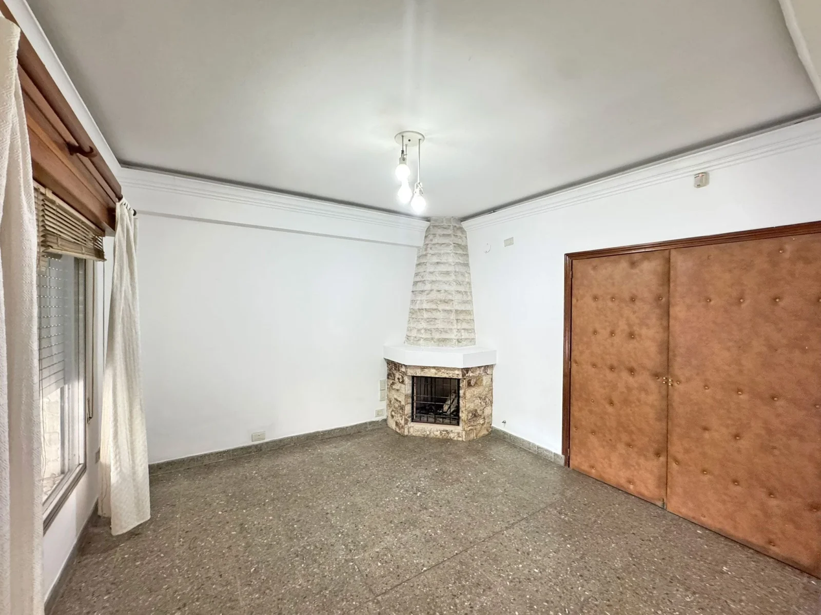 Casa de 4 dormitorios en venta c/ cochera en Alberdi - Imagen 5