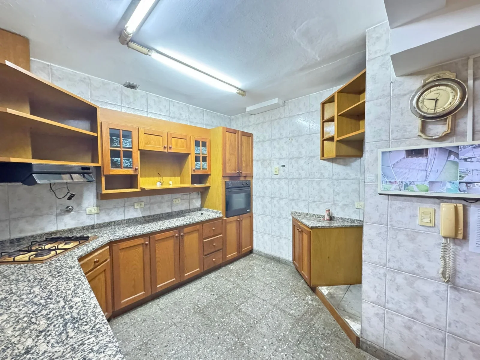 Casa de 4 dormitorios en venta c/ cochera en Alberdi - Imagen 3