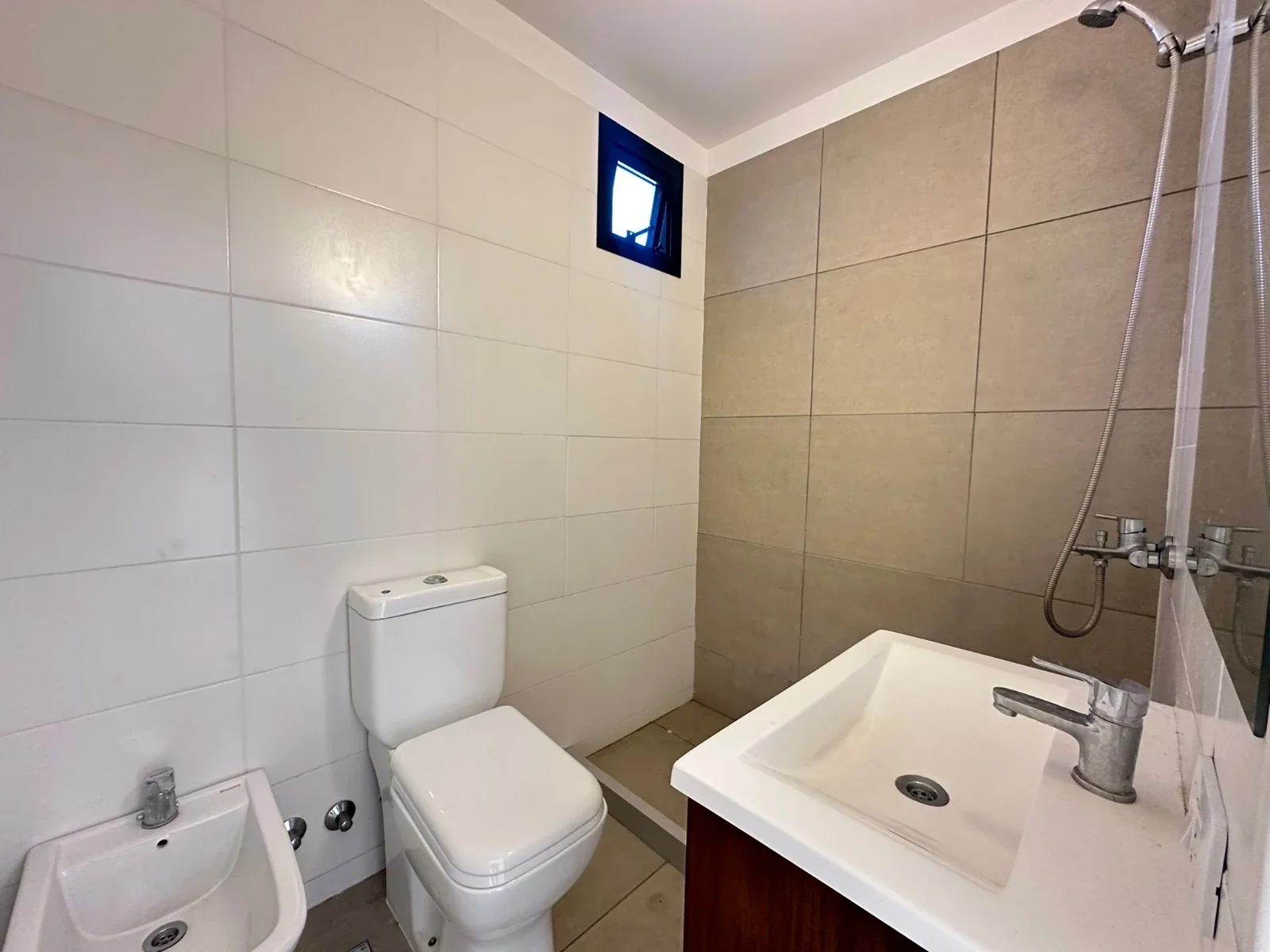 1 dormitorio en alquiler con terraza exclusiva - Imagen 5